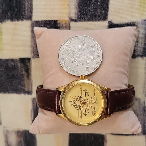 Walt Disney Timeworks 50th Anniversary Gold Watch - Picture 12 of 12